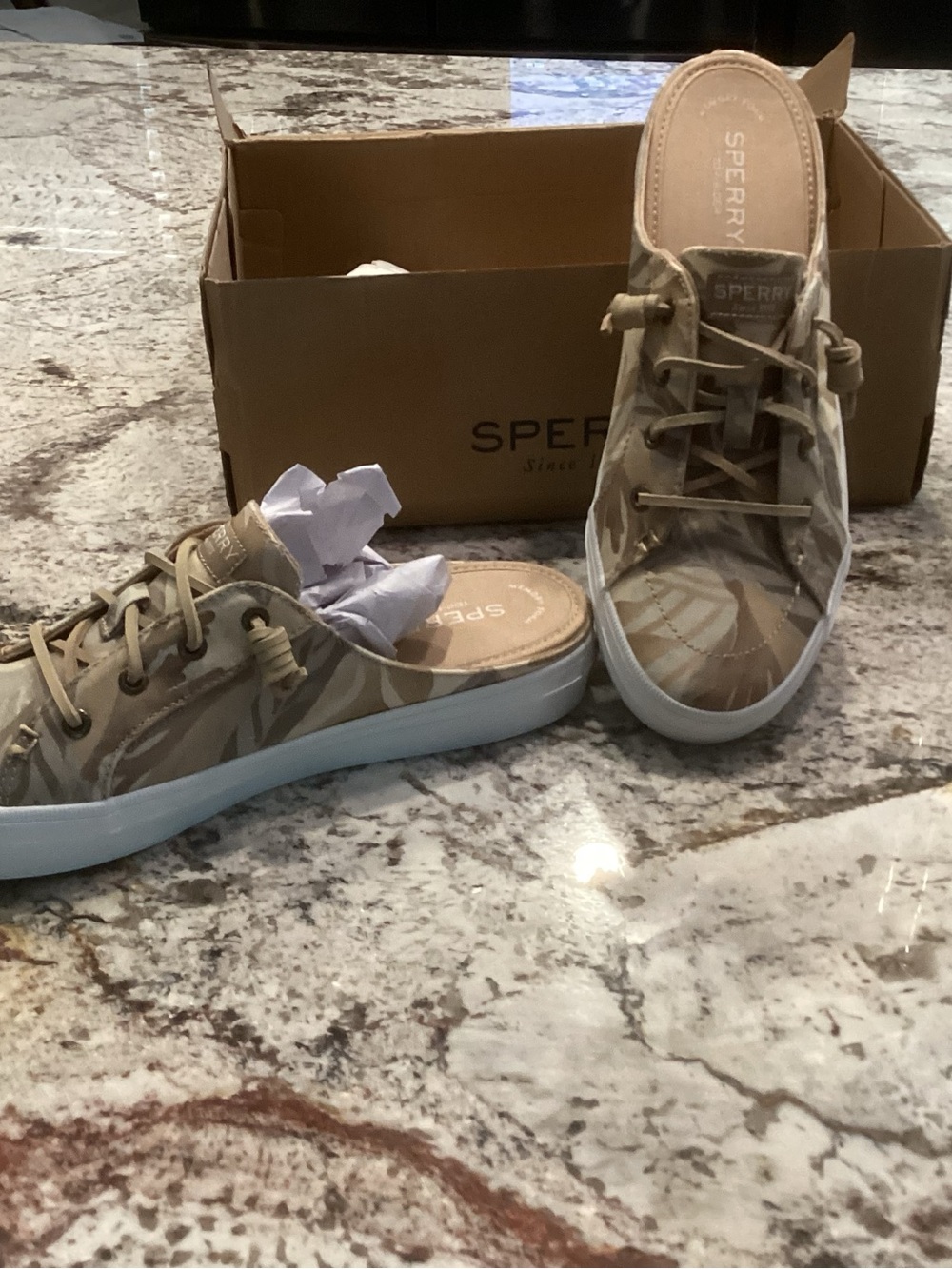 Sperry Women's Tan & White Canvas Lace-Front Mule Sneakers